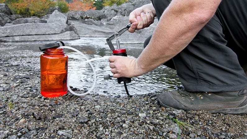 Best Hiking Water Filter: Reviews and Buying Guide (2022)